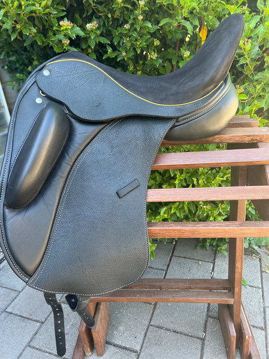 Custom Wolfgang Solo M2 Dressage Saddle 17.5”